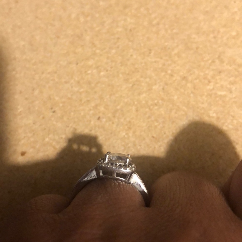 Silver ring - Picture 2 of 3